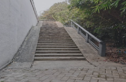 蠡湖大橋南面跨線(xiàn)橋橋梯增設(shè)扶手